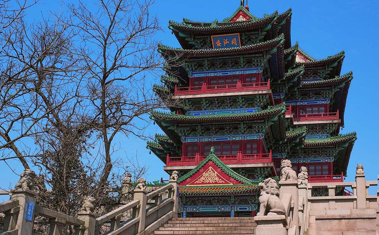 南京鼓楼区红木牌匾定制：寺庙宗祠,园林景观,创意招牌,抱柱对联